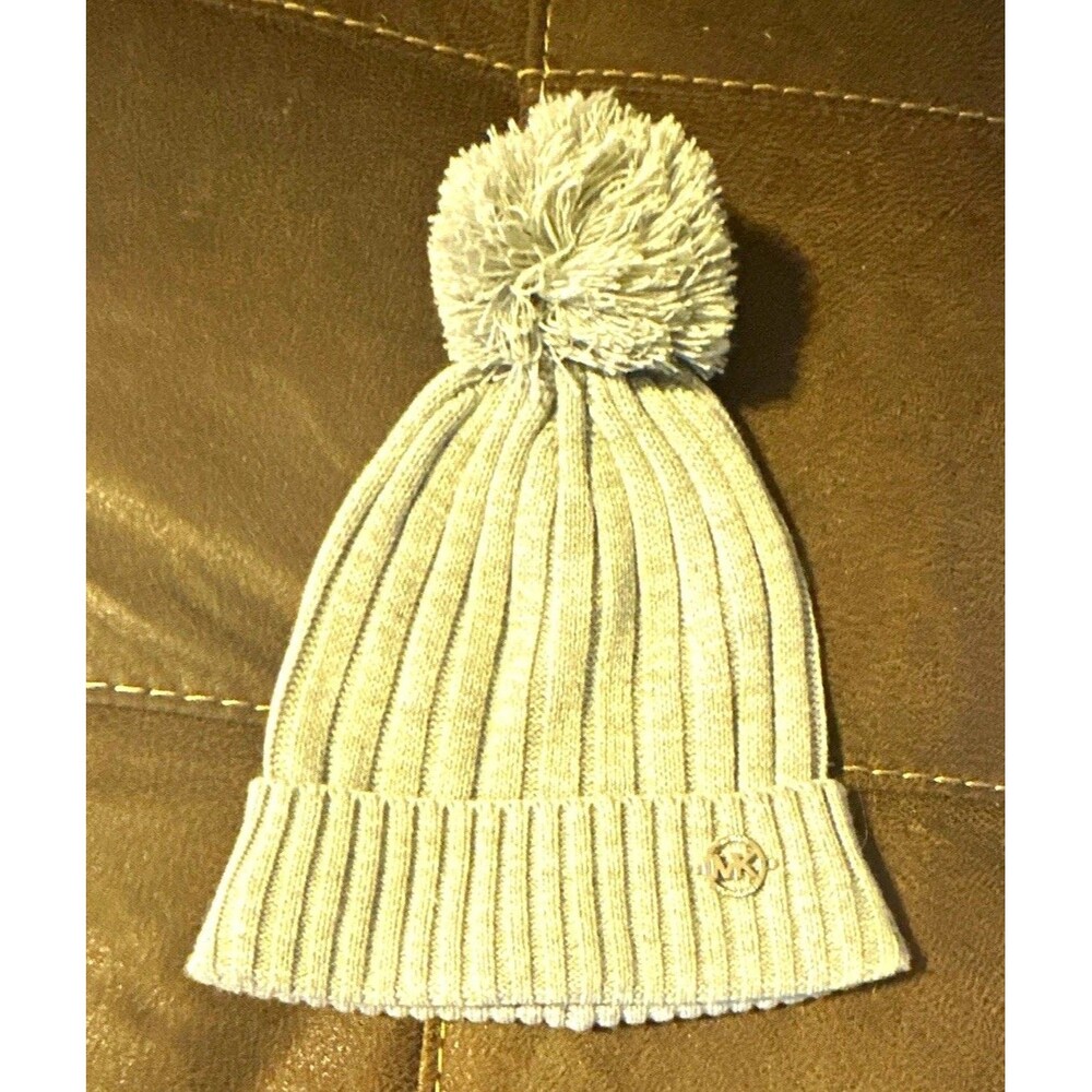 Michael Kors Womenβs Gray Ribbed Knit Acrylic Logo Pom Pom Beanie, One Size